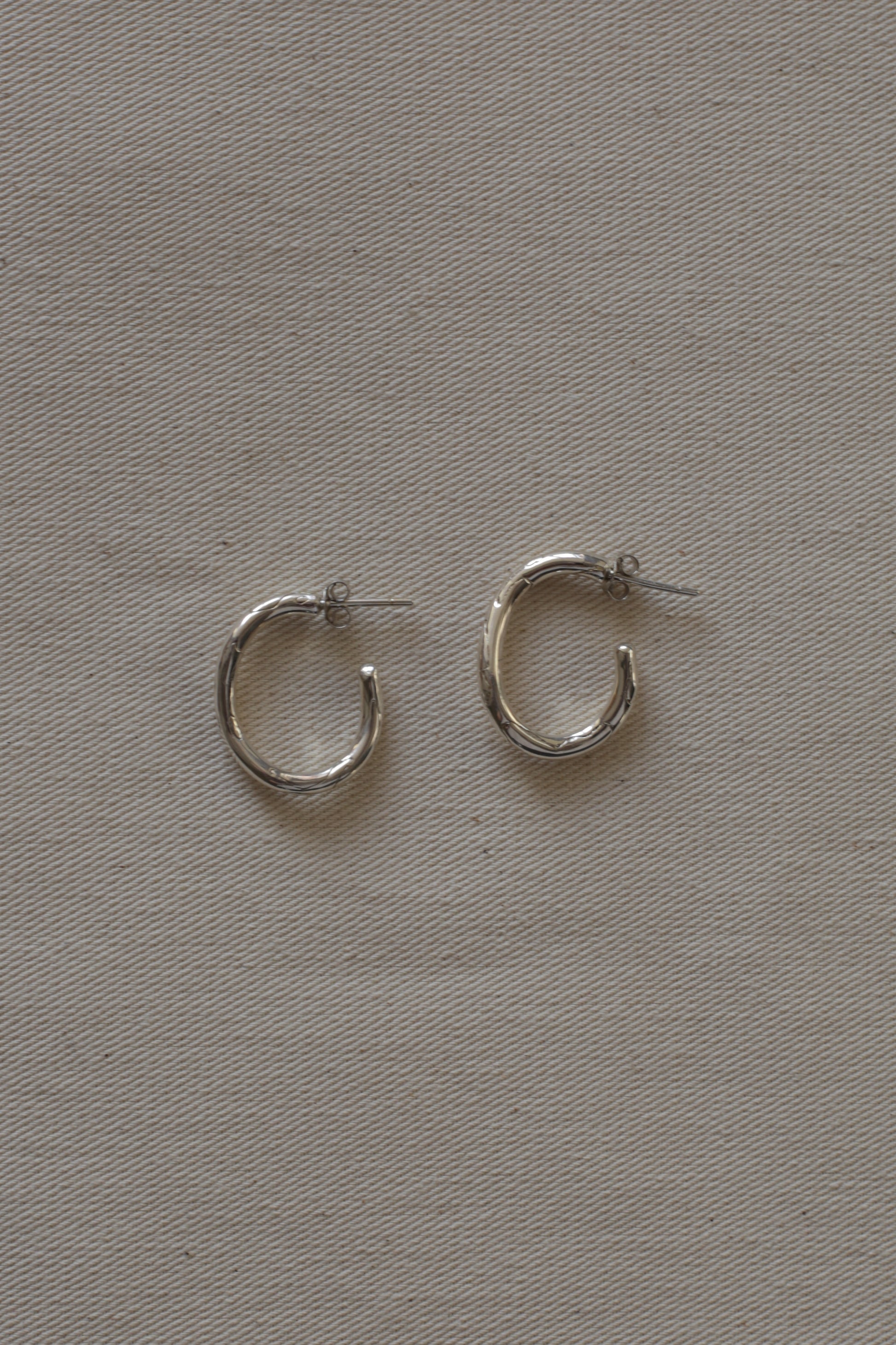 lia-earrings-silver_numi_kyiv