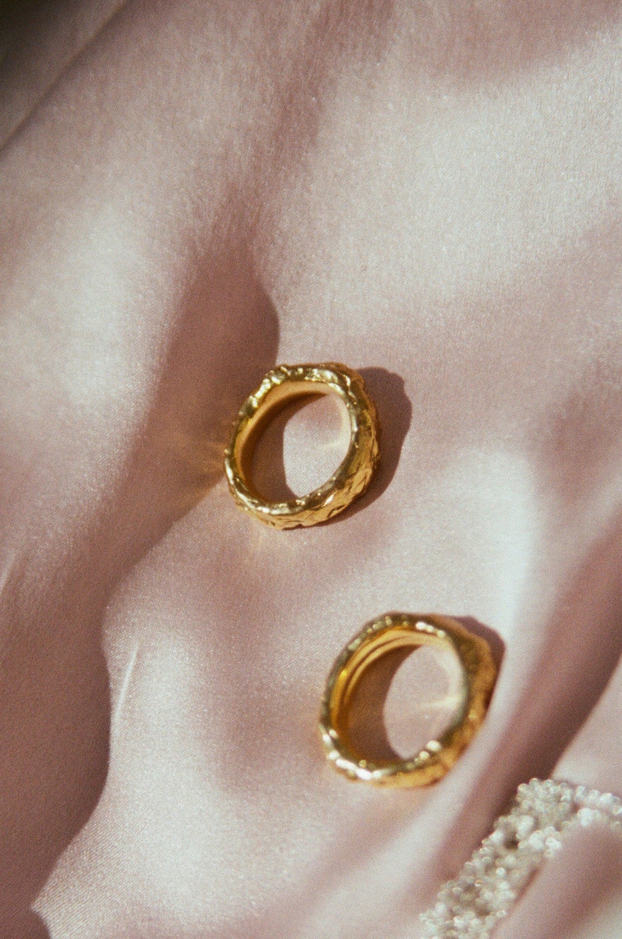 1049 Ring